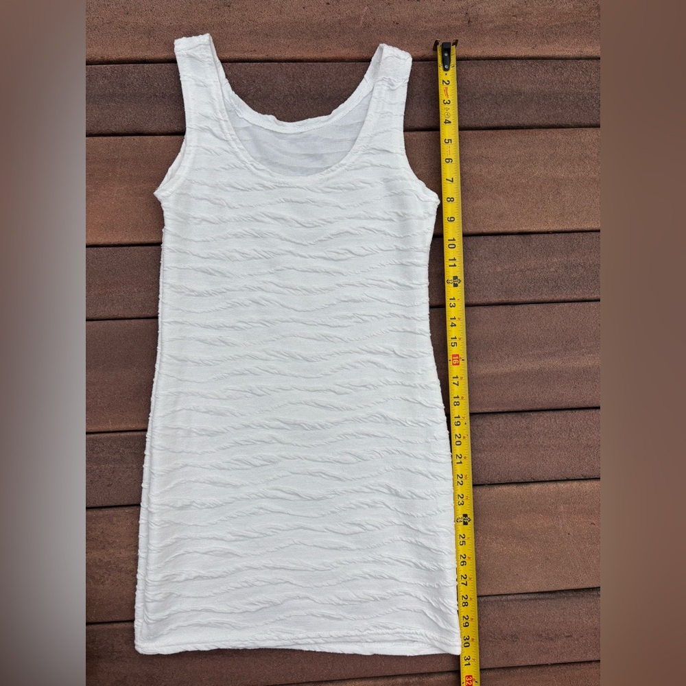 White Textured Sleeveless Tunic Top / Mini Dress